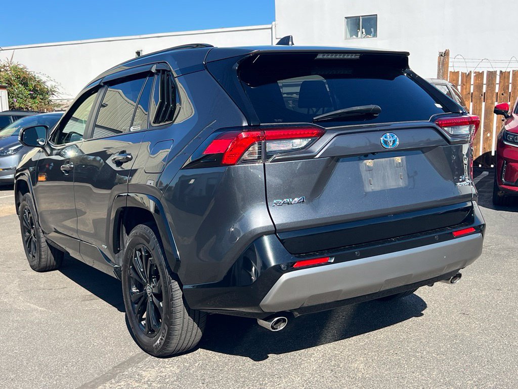 Used 2023 Toyota RAV4 SE w/ SE Grade Weather Package AWD/4WD image 5