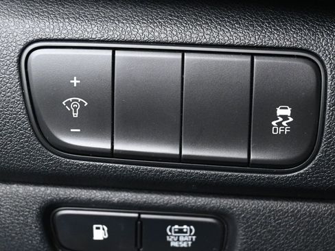 Used 2017 Kia Niro FE image 14