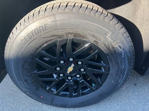 Used 2025 Chevrolet Silverado EV LT image 12