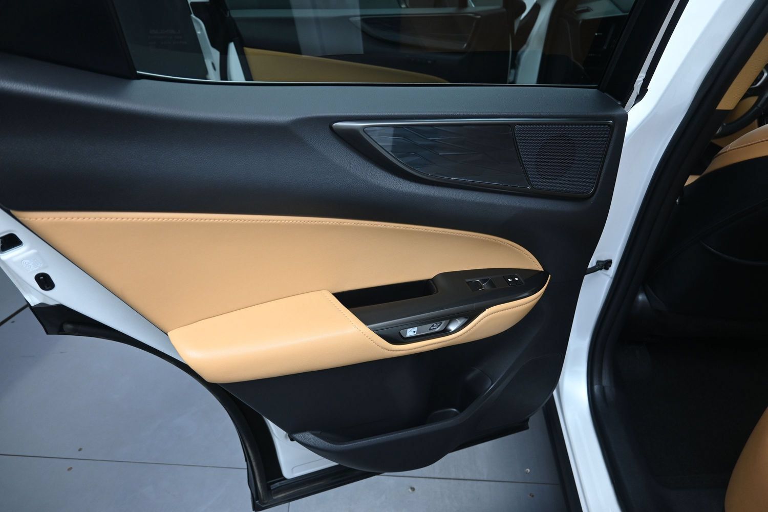 Used 2024 Lexus NX 350 AWD image 33