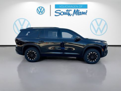 Used 2024 Chevrolet Traverse Z71 image 8