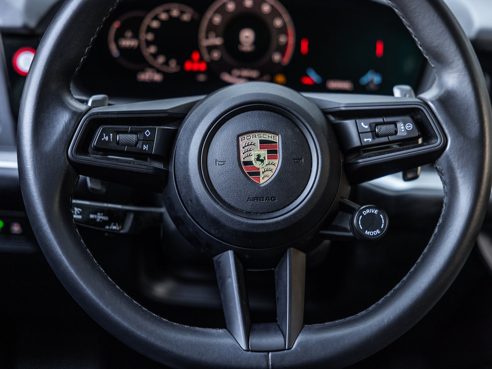 Certified 2024 Porsche Cayenne AWD/4WD image 13