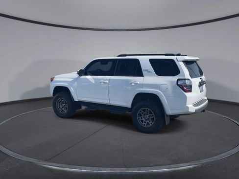 Used 2023 Toyota 4Runner TRD Off-Road Premium w/ Moonroof Package AWD/4WD image 6