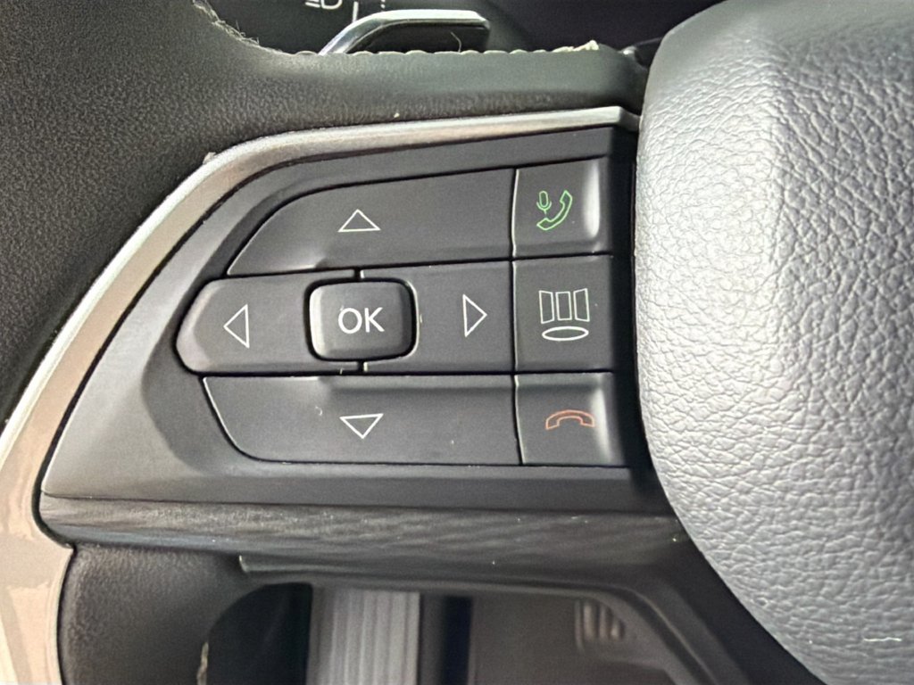 Used 2024 Jeep Grand Cherokee Altitude AWD/4WD image 44