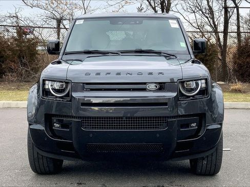 New 2026 Land Rover Defender 110 X-Dynamic SE image 3
