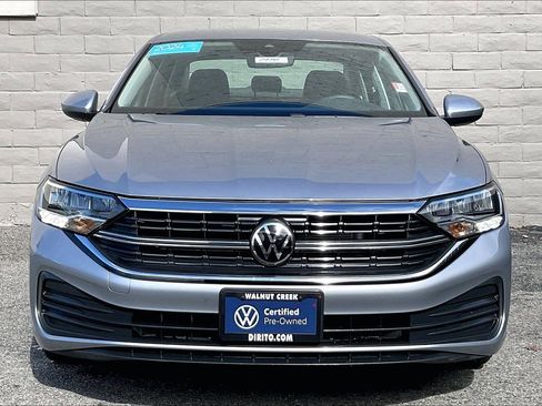 Certified 2024 Volkswagen Jetta SE image 2