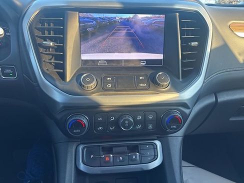 Used 2023 GMC Acadia SLE w/ Driver Convenience Package image 9