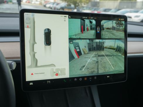 Used 2024 Tesla Model Y Long Range image 23