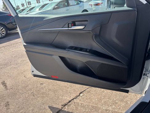 Used 2026 Toyota Camry SE FWD image 18
