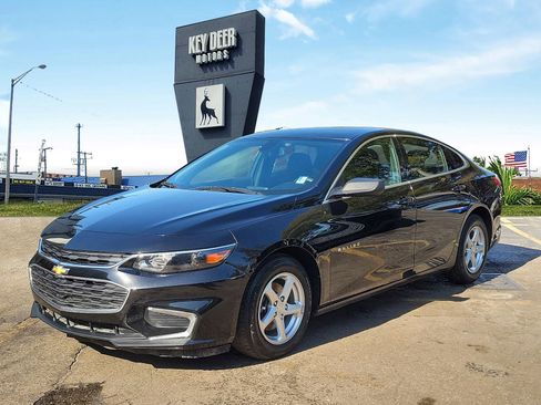 Used 2017 Chevrolet Malibu LS FWD image 1