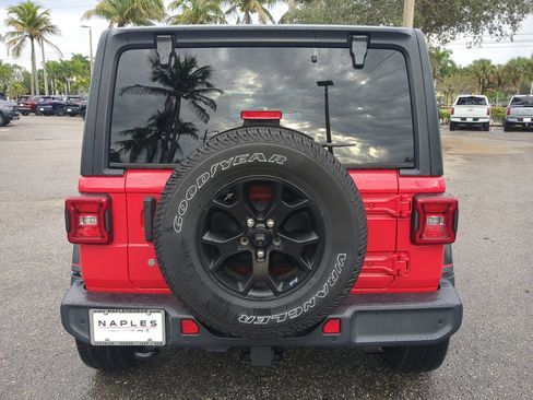 Used 2018 Jeep Wrangler Unlimited Sahara image 6