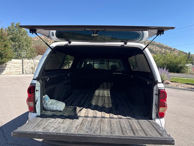 Used 2005 Chevrolet Silverado 2500 LT w/ Heavy-Duty Power Package AWD/4WD image 8