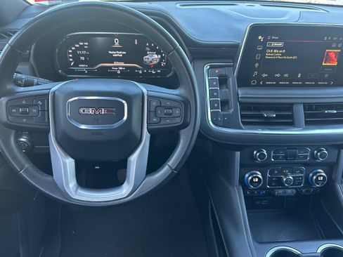 Used 2024 GMC Yukon SLT AWD/4WD image 16