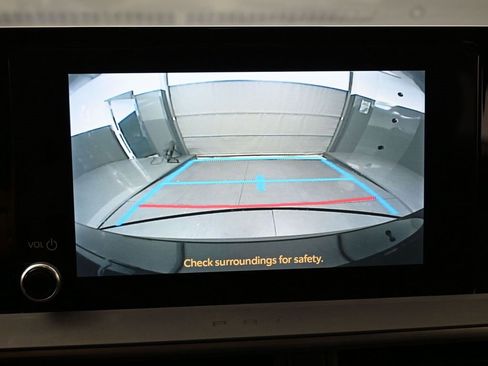 Used 2024 Toyota Prius LE image 22