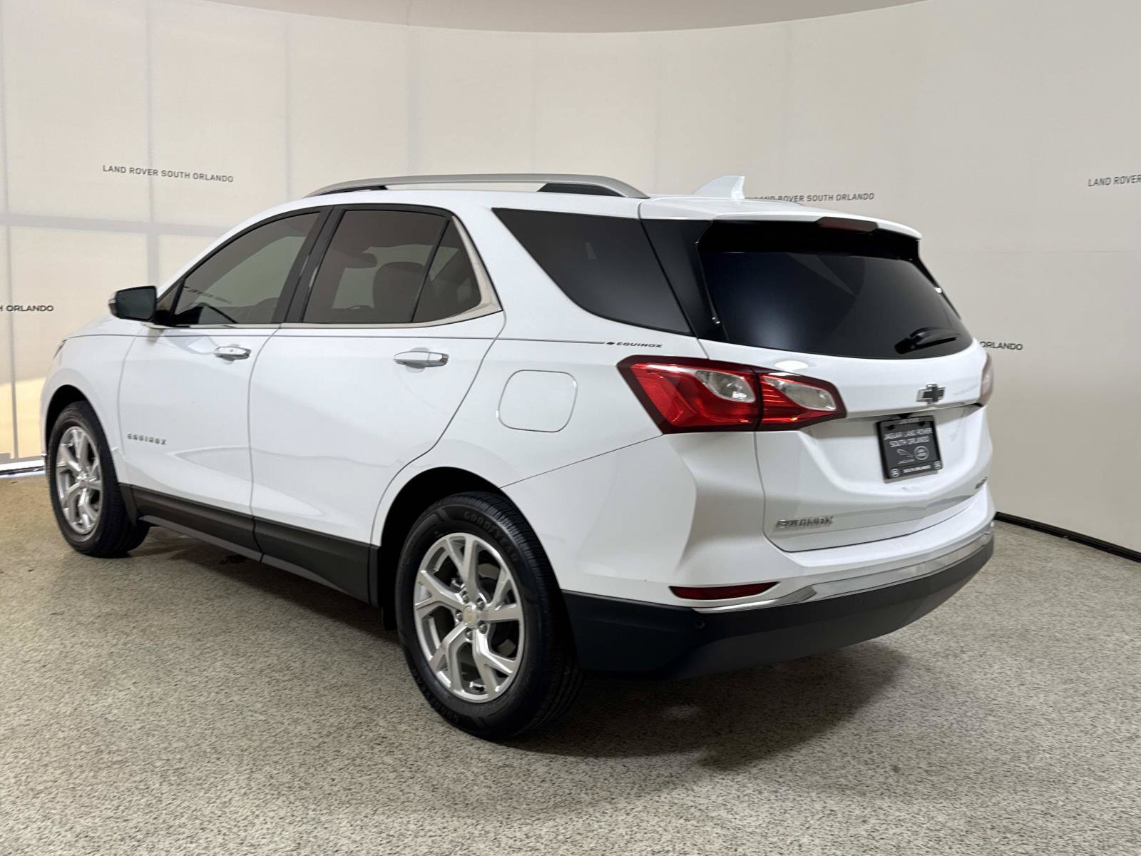 Used 2021 Chevrolet Equinox Premier FWD image 3
