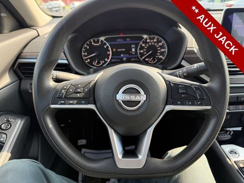 Used 2024 Nissan Altima 2.5 SV AWD/4WD image 16