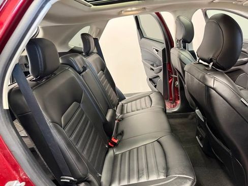 Used 2019 Ford Edge SEL w/ Equipment Group 201A AWD/4WD image 29