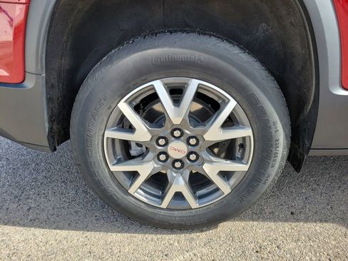 Used 2023 GMC Acadia SLE w/ Driver Convenience Package image 5