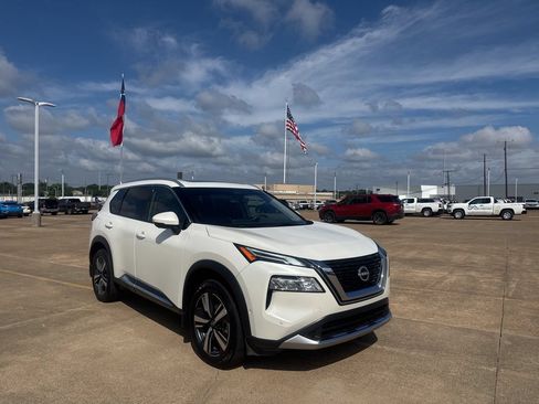 Certified 2023 Nissan Rogue Platinum w/ Platinum Premium Package FWD image 1