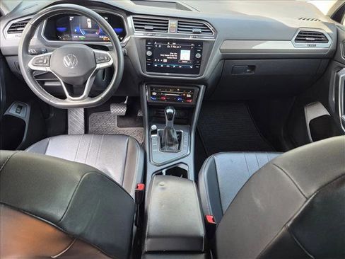 Used 2022 Volkswagen Tiguan SE image 15