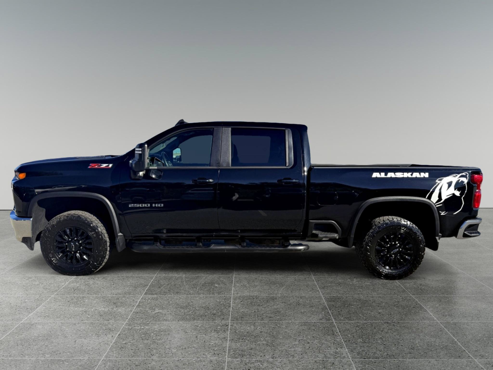 Used 2023 Chevrolet Silverado 2500 LT w/ Convenience Package AWD/4WD image 2