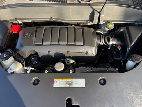 Used 2015 GMC Acadia SLE FWD image 26