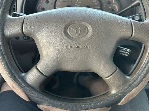 Used 2002 Toyota Sequoia SR5 RWD image 14