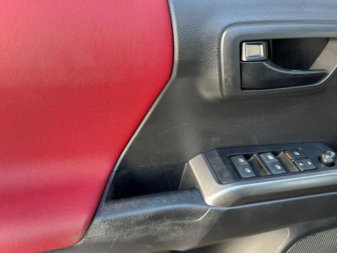 Used 2022 Toyota Tacoma SR5 image 11