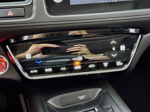 Used 2022 Honda HR-V EX image 18