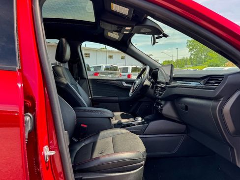Used 2023 Ford Escape ST-Line w/ Tech Pack #1 AWD/4WD image 11