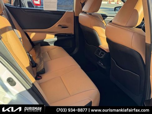 Used 2022 Lexus ES 350 w/ Accessory Package image 23