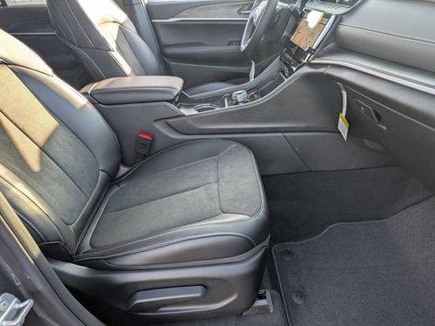 New 2026 Jeep Grand Cherokee Altitude image 31