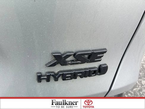 Used 2023 Toyota RAV4 XSE AWD/4WD image 11