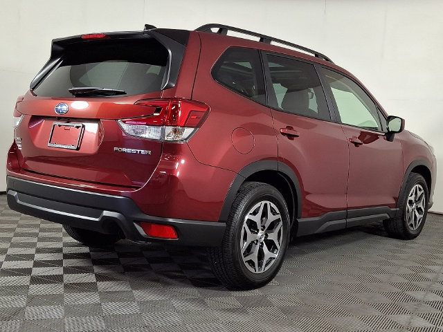 Used 2024 Subaru Forester Premium AWD/4WD image 9