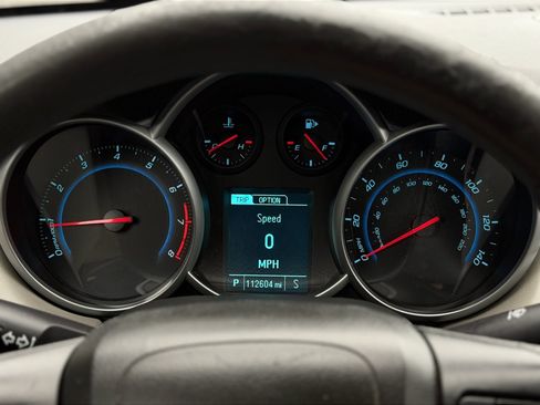 Used 2013 Chevrolet Cruze LS FWD image 10