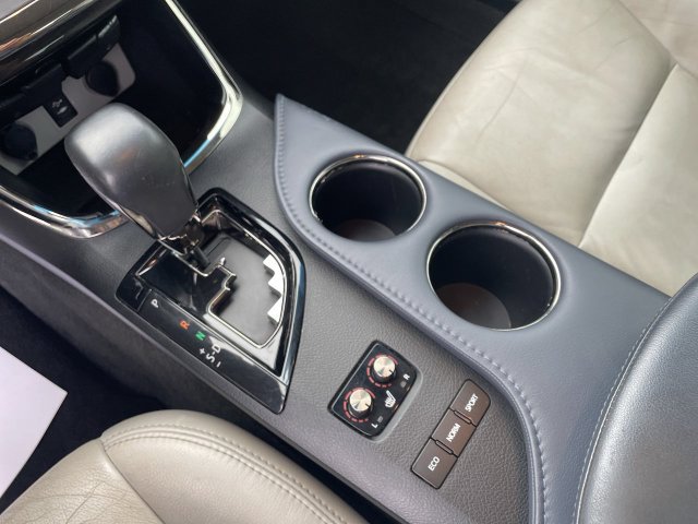 Used 2014 Toyota Avalon XLE Touring FWD image 22