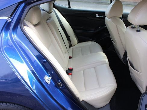 Used 2018 Nissan Maxima Platinum w/ Interior Lighting Package image 15