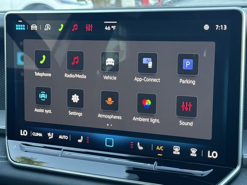 New 2026 Volkswagen Tiguan SE R-Line FWD image 25