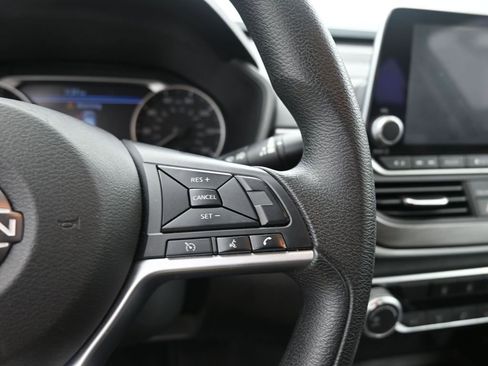 Used 2024 Nissan Altima 2.5 SV image 25