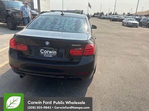 Used 2014 BMW 320i Sedan RWD image 5