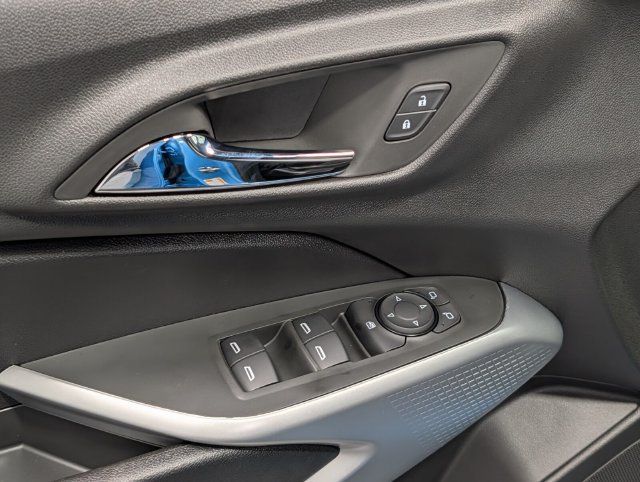 New 2026 Chevrolet Trax LS w/ LS Convenience Package FWD image 14