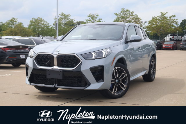 Used 2026 BMW X2 xDrive28i AWD/4WD image 1