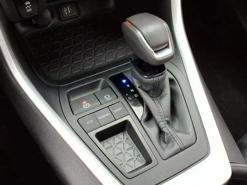 Used 2023 Toyota RAV4 XLE Premium FWD image 22