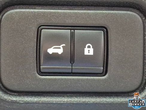 Used 2025 Nissan Pathfinder SV AWD/4WD image 30