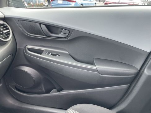 Used 2019 Hyundai Kona SE image 18