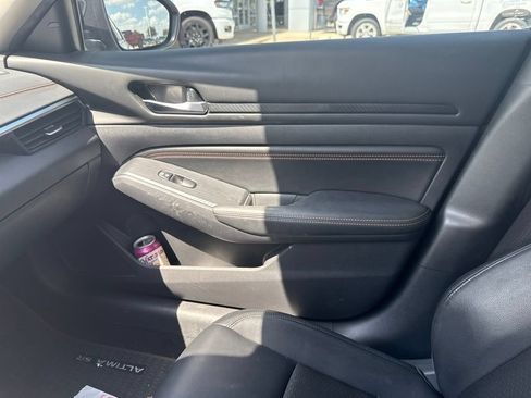 Used 2020 Nissan Altima 2.5 SR FWD image 34