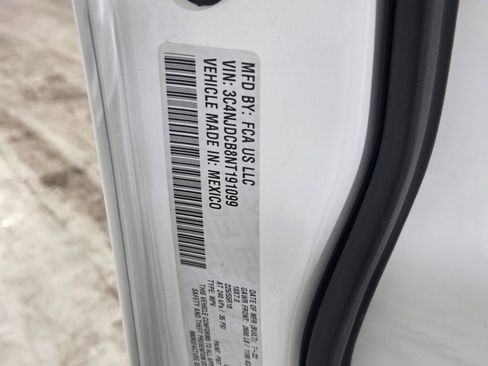 Certified 2022 Jeep Compass Limited image 25