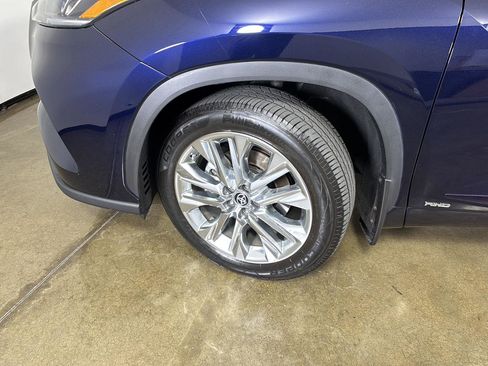 Used 2023 Toyota Highlander Limited AWD/4WD image 5