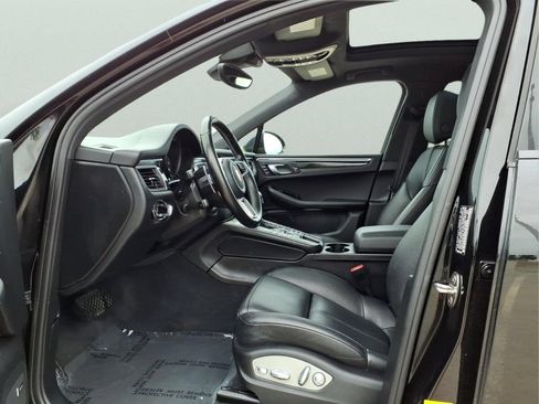 Used 2018 Porsche Macan AWD/4WD image 15