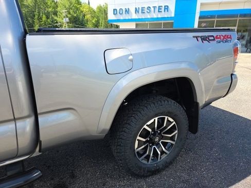 Used 2020 Toyota Tacoma TRD Sport AWD/4WD image 42